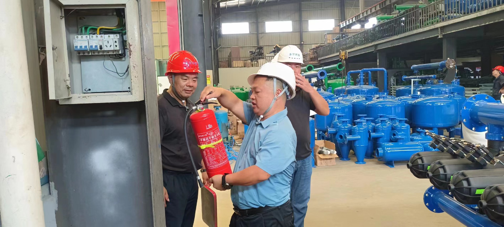 汨罗人大代表一行考察多灵过滤系统科技园